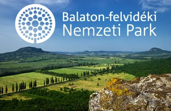 Balaton-felvidéki táj tanúhegyekkel és szőlőkkel