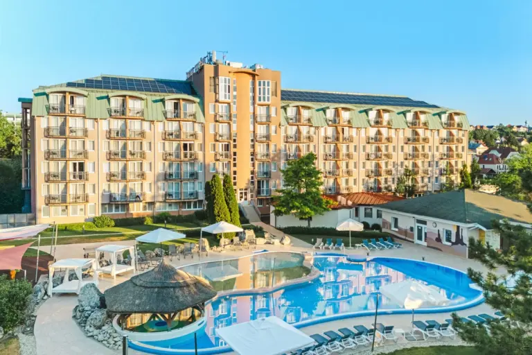 Hotel Európa Fit****superior, Hévíz – a szálloda és Hévíz