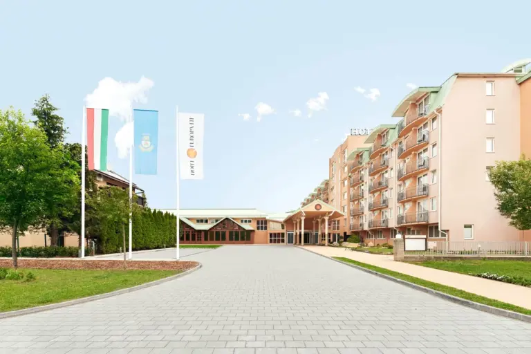 Hotel Európa Fit****superior, Hévíz – a szálloda és Hévíz