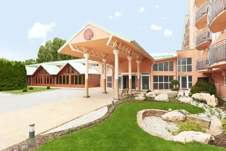Hotel Európa Fit****superior, Hévíz – a szálloda és Hévíz