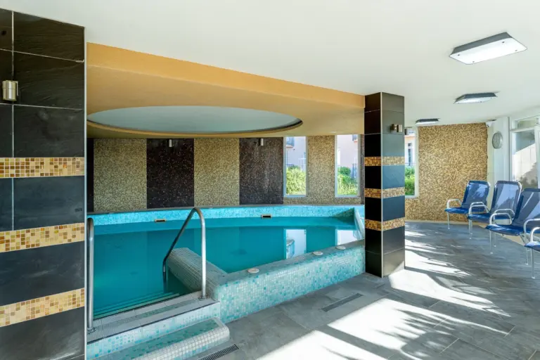 Hotel Európa Fit****superior, Hévíz – medencék