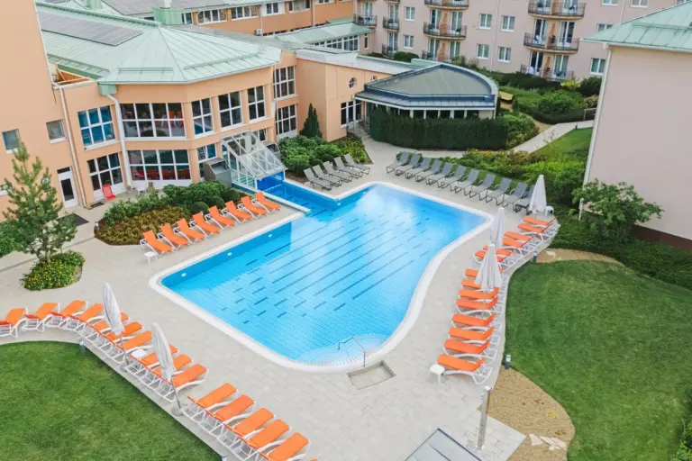 Hotel Európa Fit****superior, Hévíz – medencék