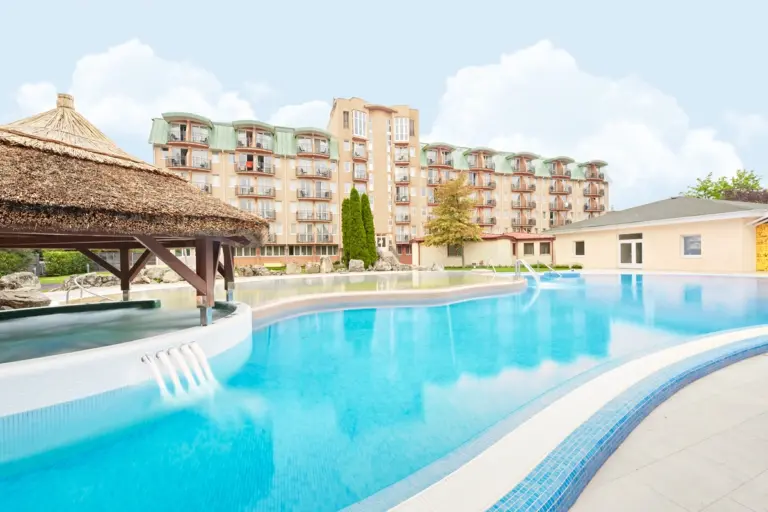 Hotel Európa Fit****superior, Hévíz – medencék