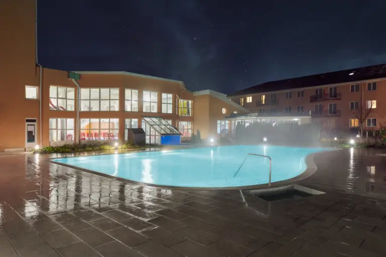 Hotel Európa Fit****superior, Hévíz – medencék