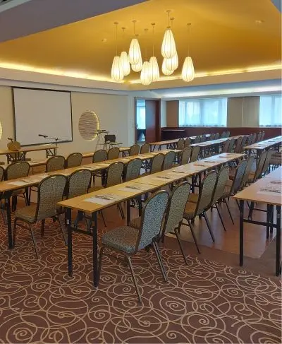 Konferencia terem